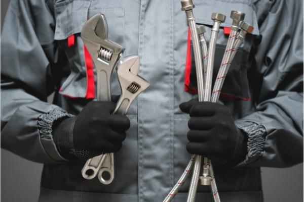 formas de identificar un fontanero profesional