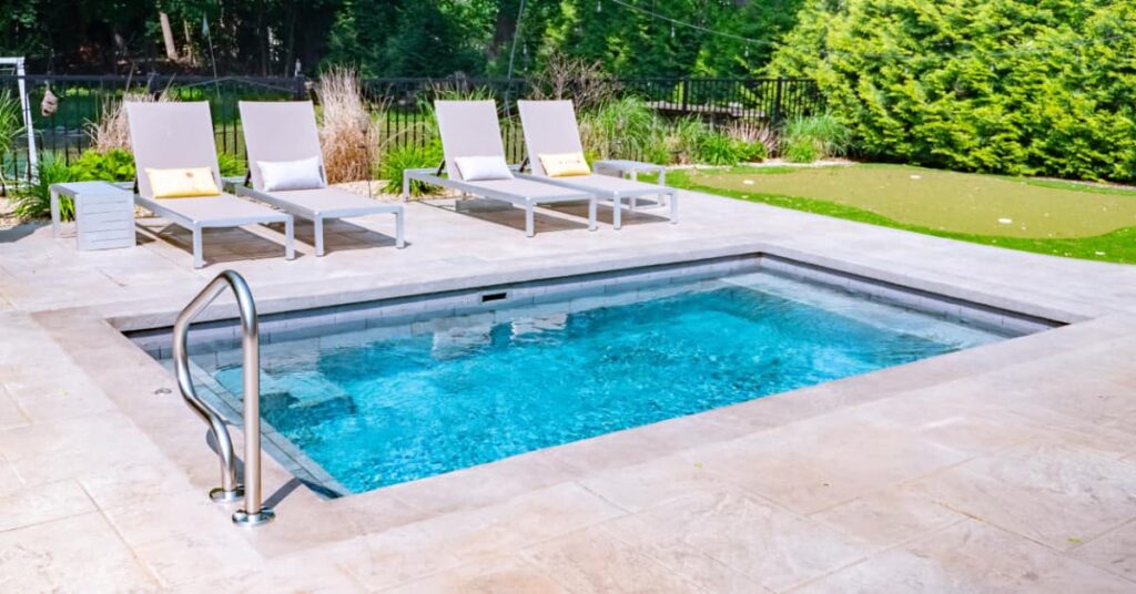 Piscinas pequeñas ideas para aprovechar espacios reducidos