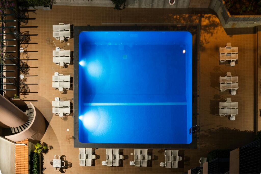 Qué permisos necesitas para construir una piscina en Zaragoza